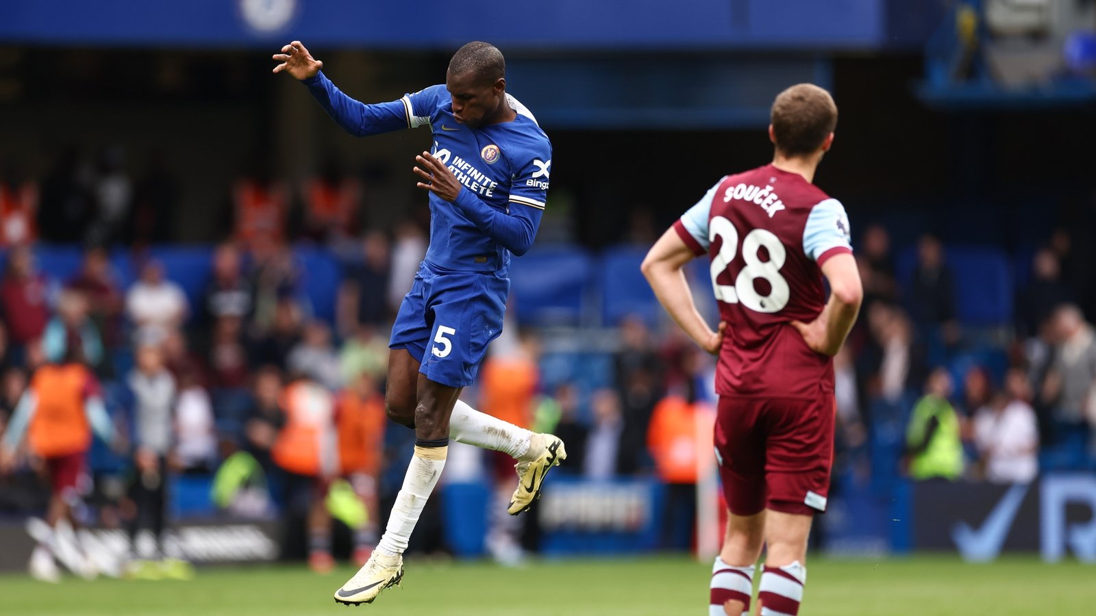 Premier League: Chelsea annihilate West Ham, Villa lose