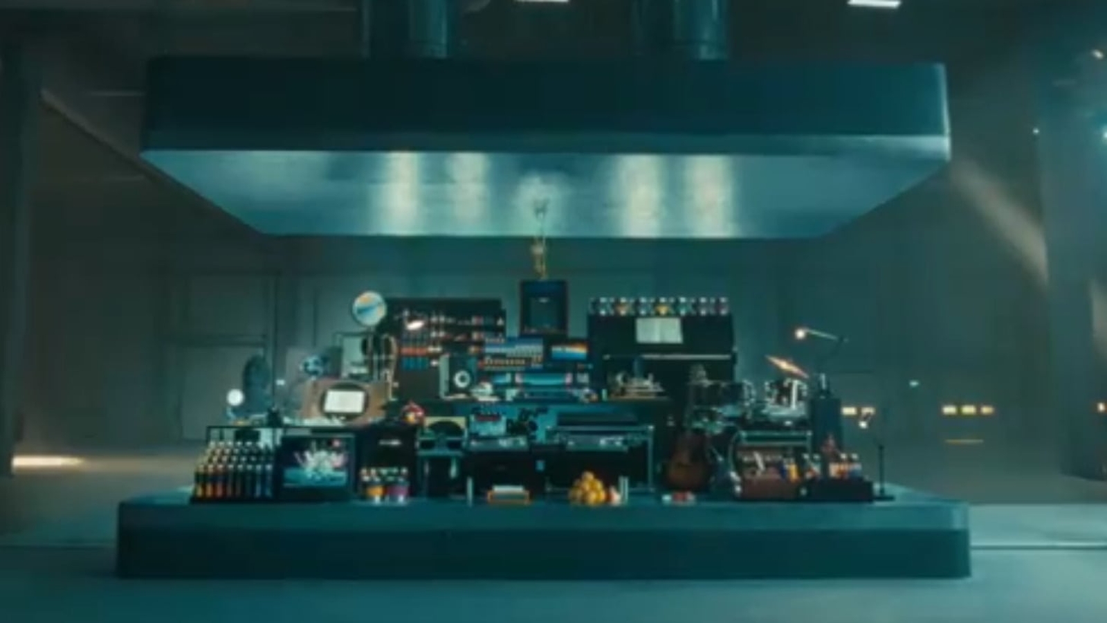 Apple Apologises For Ipad Advertisement After Criticism