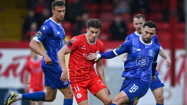 Boyd rises from the bench to keep Shels at the summit