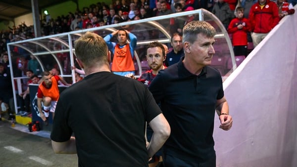 Stephen Kenny shakes hands with Damien Duff after Pat's 2-1 loss to Shelbourne