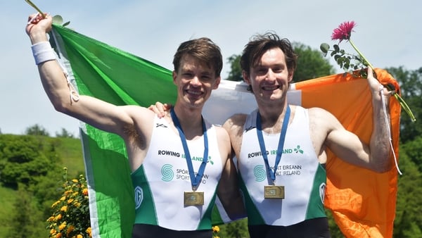 Fintan McCarthy (L) and Paul O'Donovan with their medals