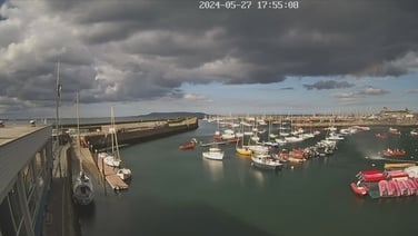 Small and fast waterspout forming by Dun Laoghaire pier