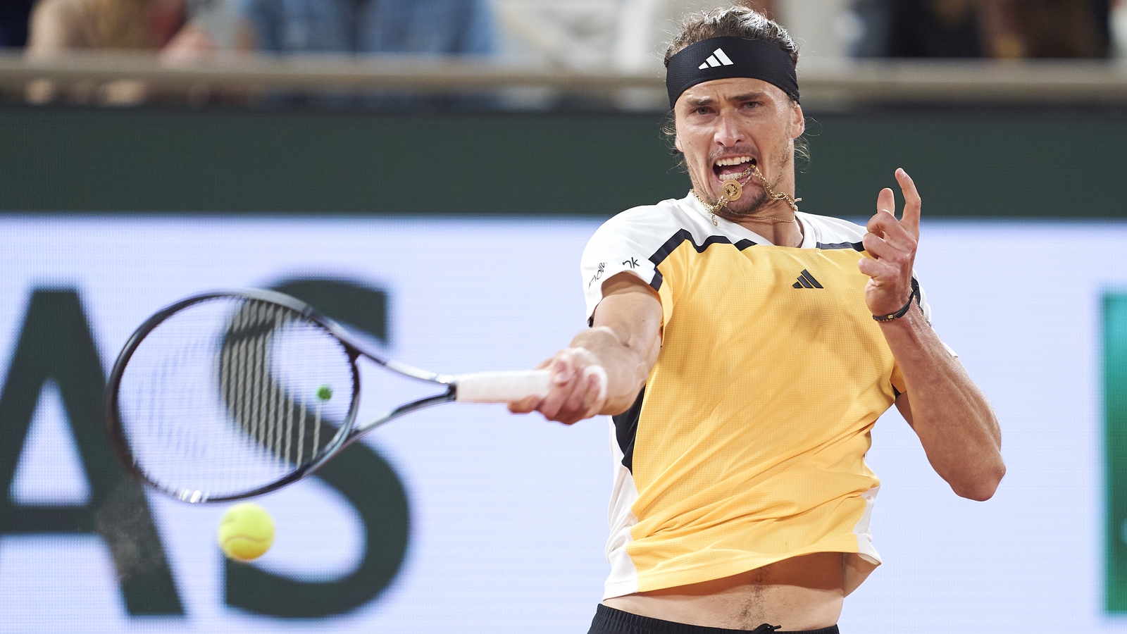 Zverev sets up French Open semi showdown with Ruud