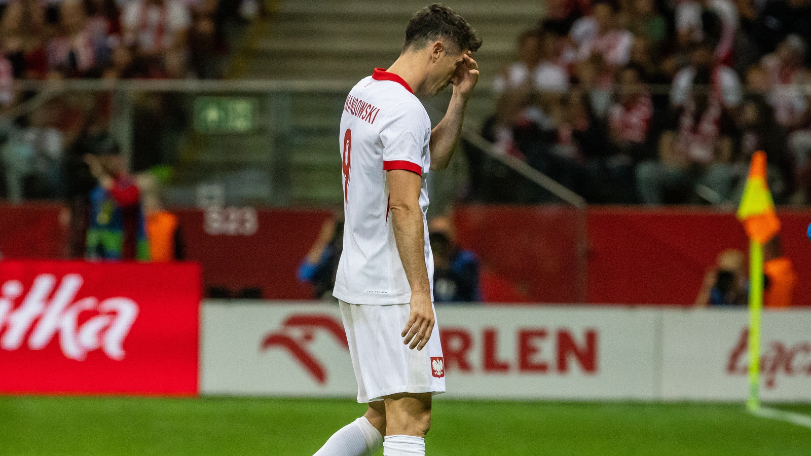 Lewandowski injured as Poland edge out Turkey