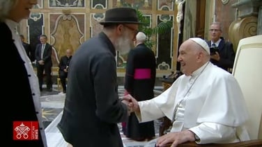Pope meets comedians at Vatican