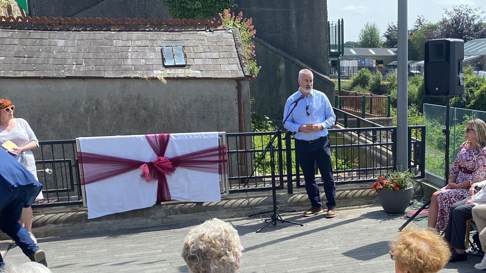 Covid memorial in Bandon unveiled by Graeme Norton