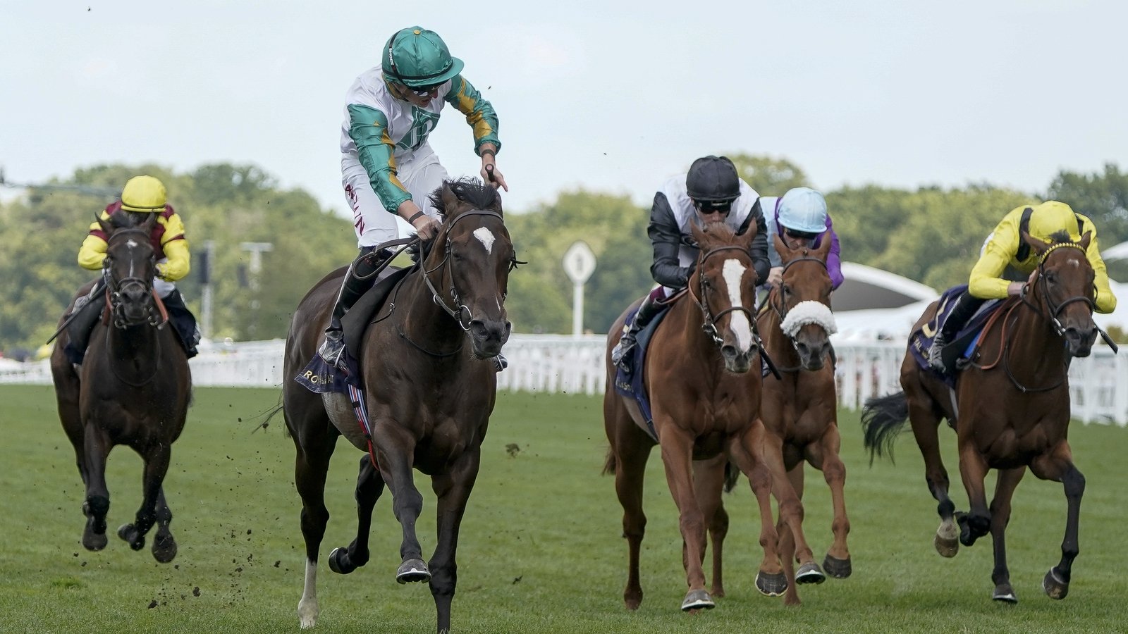 Porta Fortuna surges to Coronation Stakes success