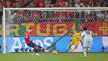 Georgia stun Portugal to advance to knockout stages | Georgia 2-0 Portugal | Euro 2024 Highlights