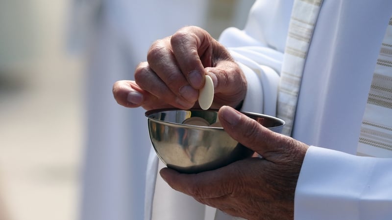 Priest Association condemns communion refusal to TD