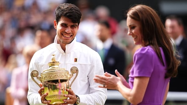 Kate Middleton presented the trophy to Carlos Alcaraz on centre court