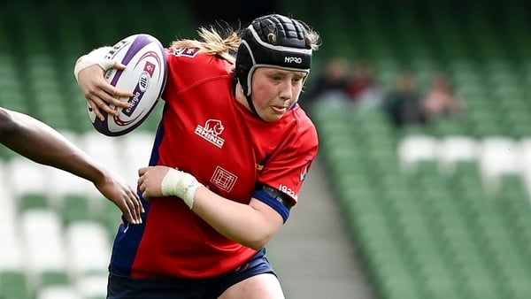 Beth Buttimer scored two tries for Ireland