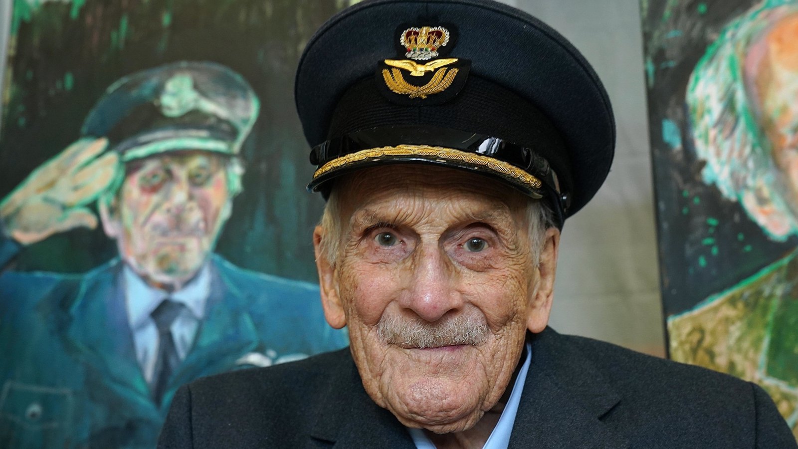 爱尔兰不列颠之战飞行员庆祝 105 岁生日