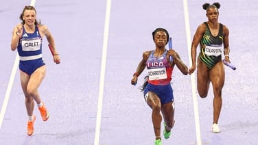 USA win thrilling women's 4x100m relay gold