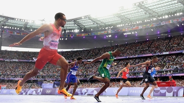 Canada win men's 4x100m gold ahead of South Africa and Great Britain