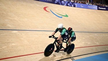 Paris 2024: Gordon into medal races at velodrome