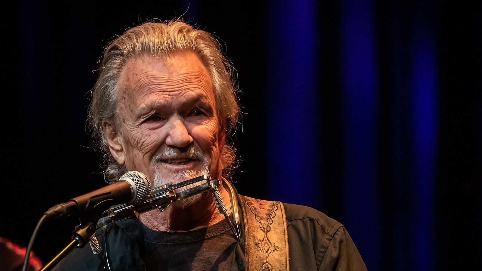 Streisand and Parton among tributes to Kristofferson