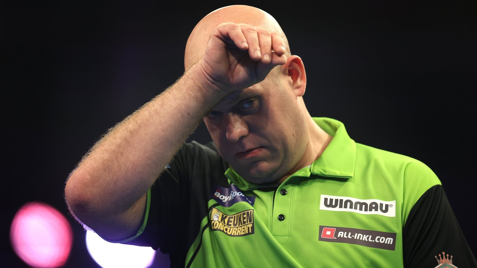 Irish amateur Michael Flynn shocks Van Gerwen