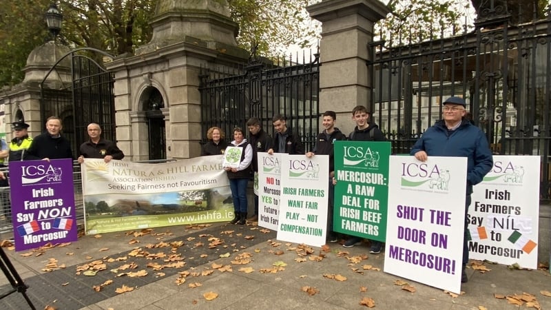 Farmers protest EU-Mercosur trade agreement outside Dáil