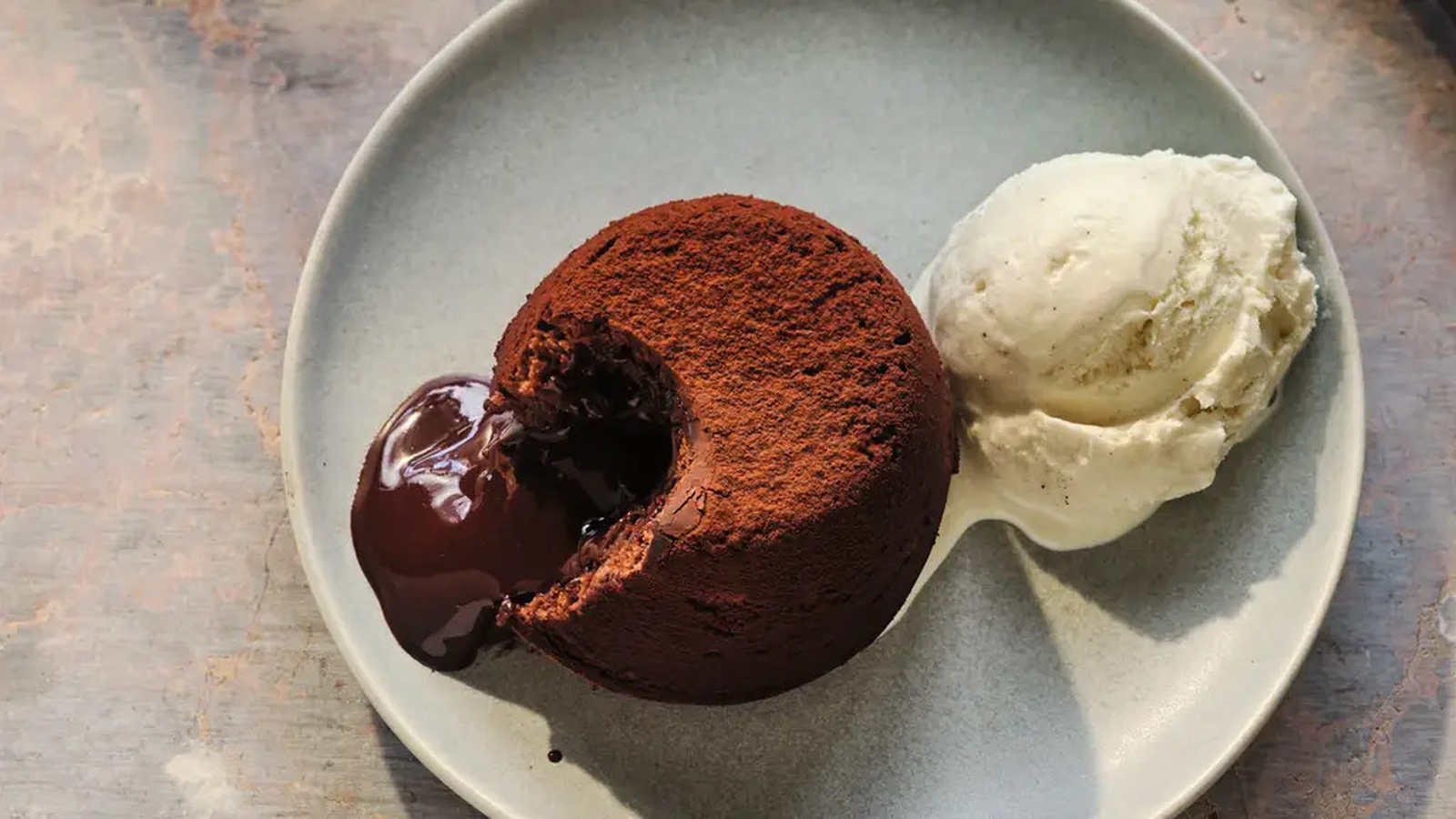 Gino D'Acampo's air fryer chocolate fondant recipe