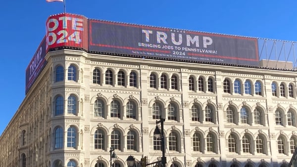 Bolscaireacht Donald Trump i gcathair Philadelphia. 
[Pic: Alex Hijmans]