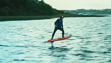 eFoil surfing in Futureville