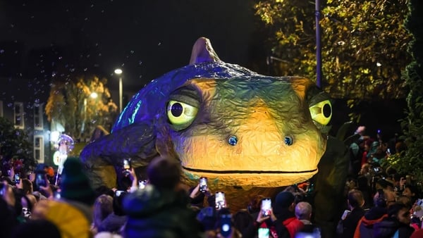 Tá sé ag teacht: beidh Alf the Giant Newt ar shráideanna Bhaile Átha Cliath anocht do Sheachtain na hEolaíochta. Grianghraf: Emilija Jefremova