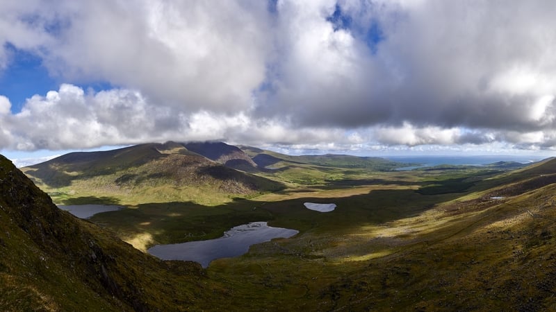 Thit an déagóir ar chosán ar an Chonair i gCorca Dhuibhne. (Pictiúr cartlainne0.