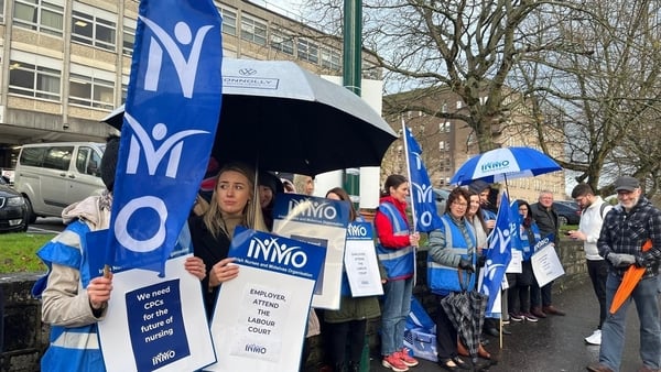 INMO Members protesting at Sligo University Hospital