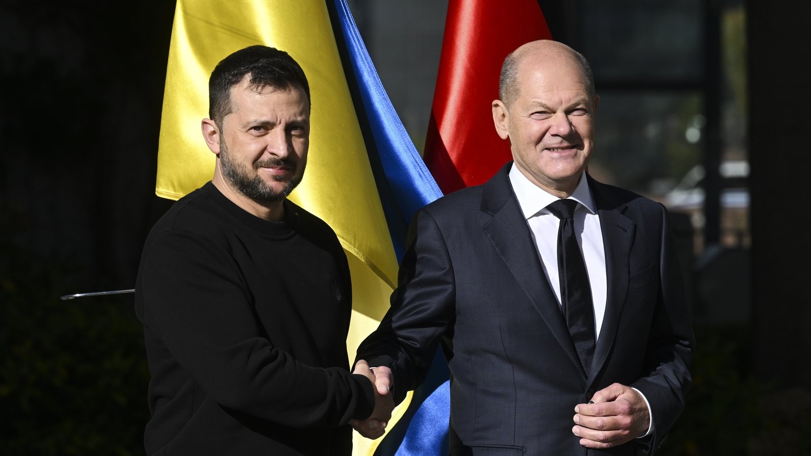 Scholz Announces Ukraine Military Aid During Kyiv Visit