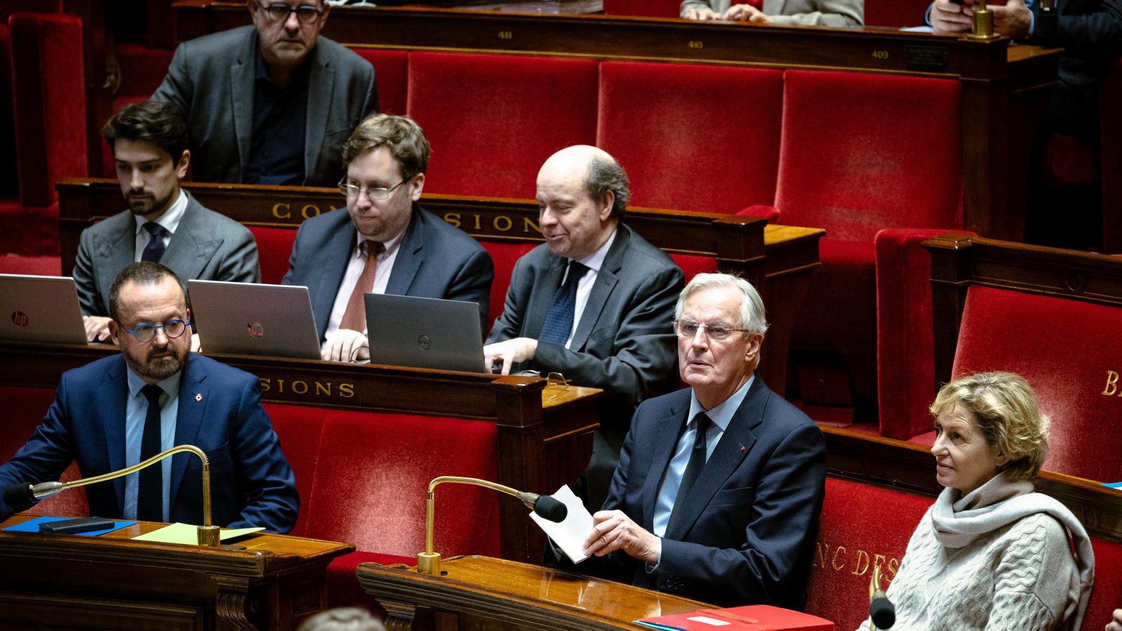 French government on the brink amid budget uncertainty