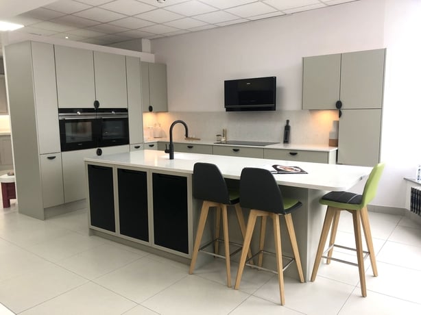 Kitchen with smart tech illustrating smart tech and gadgets trend