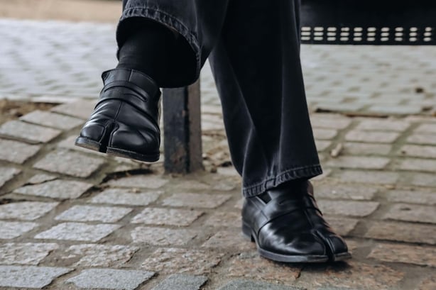 Black leather loafers with toe slit