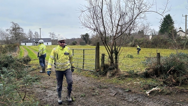 ESB ⁢crews are⁣ working to restore power to an estimated 2,000 households