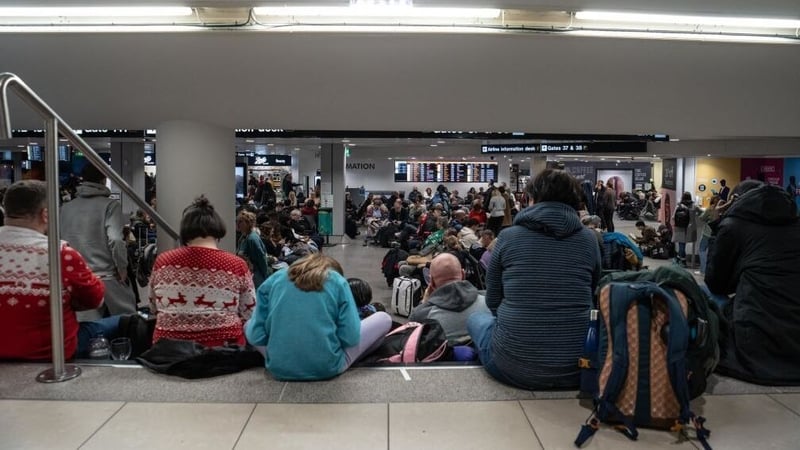 Fog has caused significant disruption at Manchester airport, leaving hundreds of passengers stranded