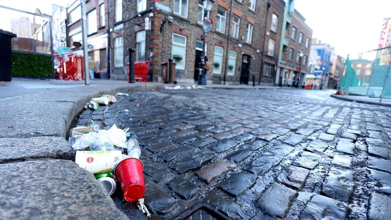 Fewer bottles, cans, but litter levels mainly unchanged