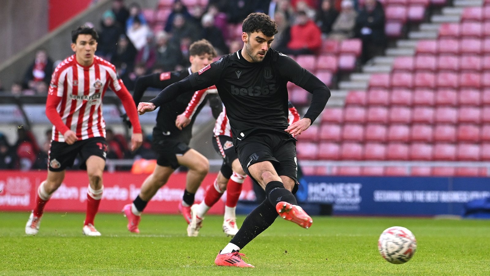 Tom Cannon Fires Stoke City to FA Cup Fourth Round Victory Over Sunderland