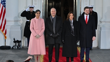 Harris greets Vance at White House ahead of inauguration