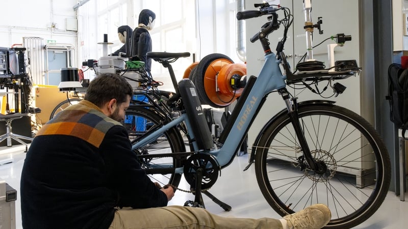 Scientists use laser sensors in bid to make cycling safer