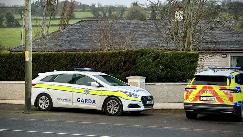 Ionsaíodh an fear óg ina theach cónaithe i Leifear ar maidin Dé Luain seo caite