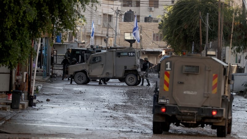 Jenin residents leave homes amid Israeli West Bank raid