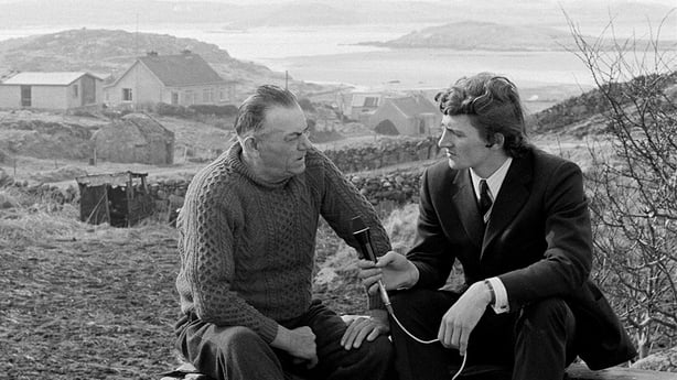 Fisherman Pádraig Ó Frighil speaking to Timín Ó Cearnaigh