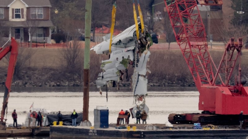 Preliminary report into fatal Washington DC jet crash due