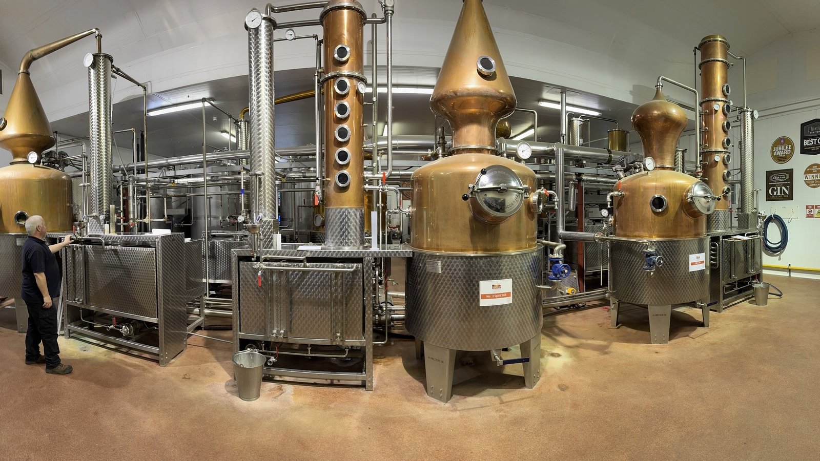 Tariffs 'would knock us out of US market' - gin producer