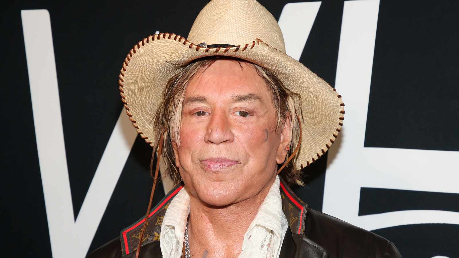 米奇·鲁克(Mickey Rourke)从名人大哥房子里启动 米奇·鲁克(Mickey Rourke)从名人大哥房子里启动