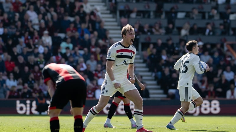 Hojlund strikes in injury-time to rescue Man United