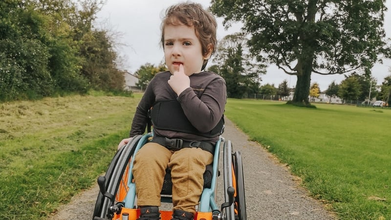 Tóibín calls for Harris to resign over handling of boy's scoliosis case