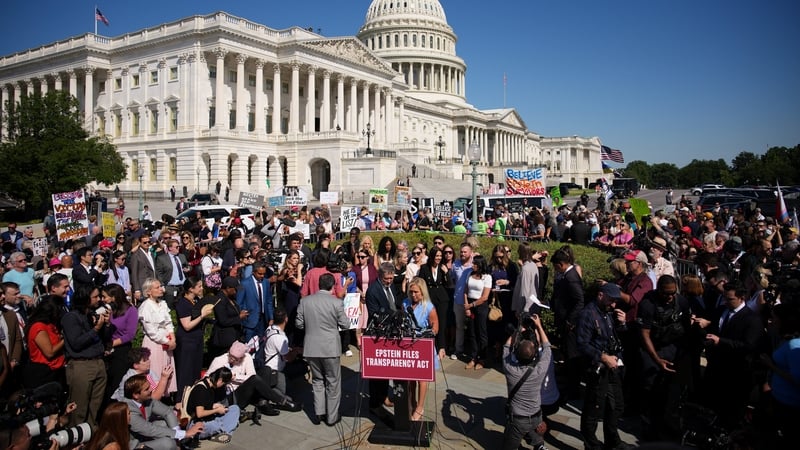 Tús Áite: An Painéal Idirnáisiúnta