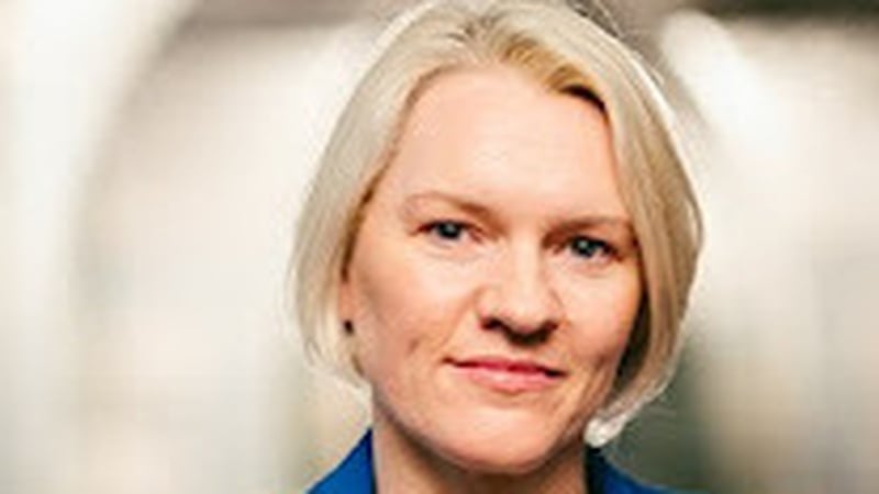 Mairéad Ní Mhaoilchiaráin ó Sheomra na Nuachta.
