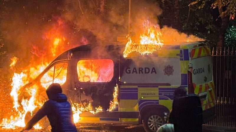 Six arrested after violence breaks out at large protest near IPAS centre
