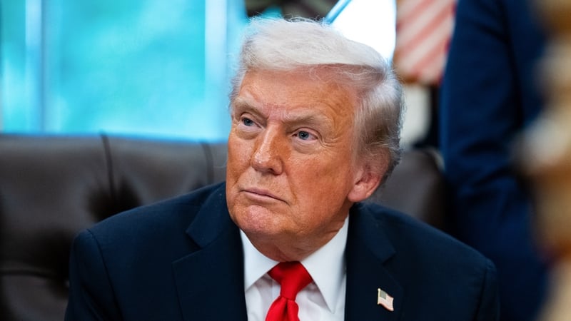 Tús Áite: Dúirt Uachtarán Stáit Aontaithe Mheiriceá Donald Trump go bhfuil sé ag cur deireadh láithreach le cainteanna trádála le Ceanada. Tús Áite: Dúirt Uachtarán Stáit Aontaithe Mheiriceá Donald Trump go bhfuil sé ag cur deireadh láithreach le cainteanna trádála le Ceanada.